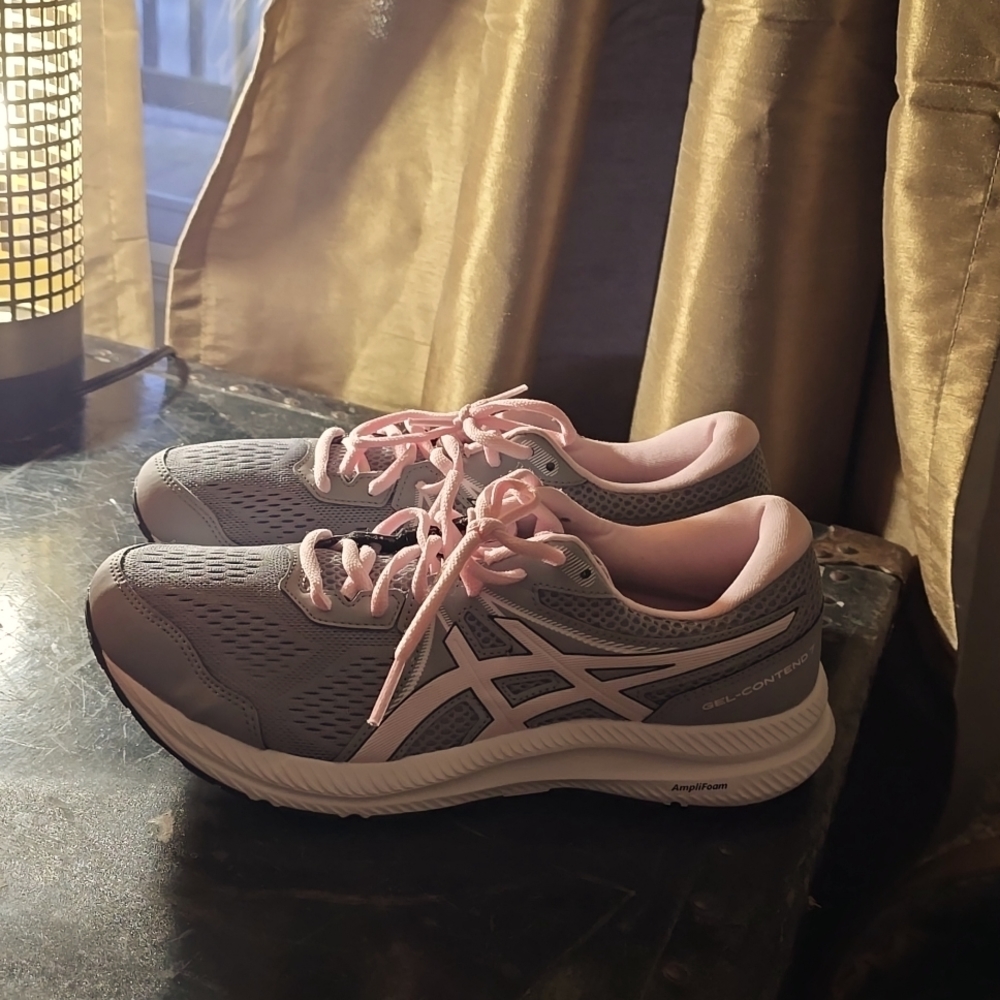 Asics Gel Contend 7  NWOT -Size 10